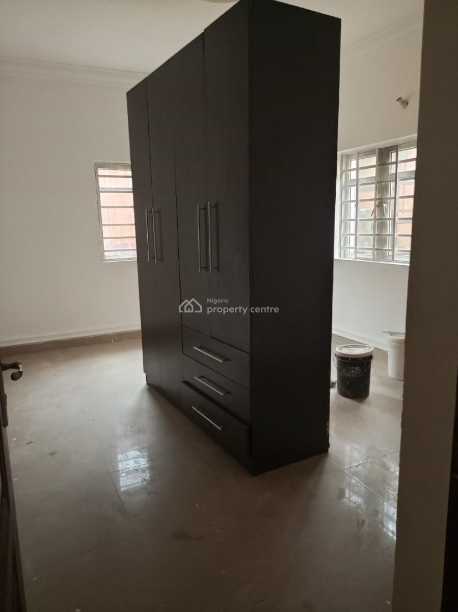 Spacious 3 Bedroom Commercial Or Residential, Ologolo, Lekki, Lagos, Flat / Apartment for Rent