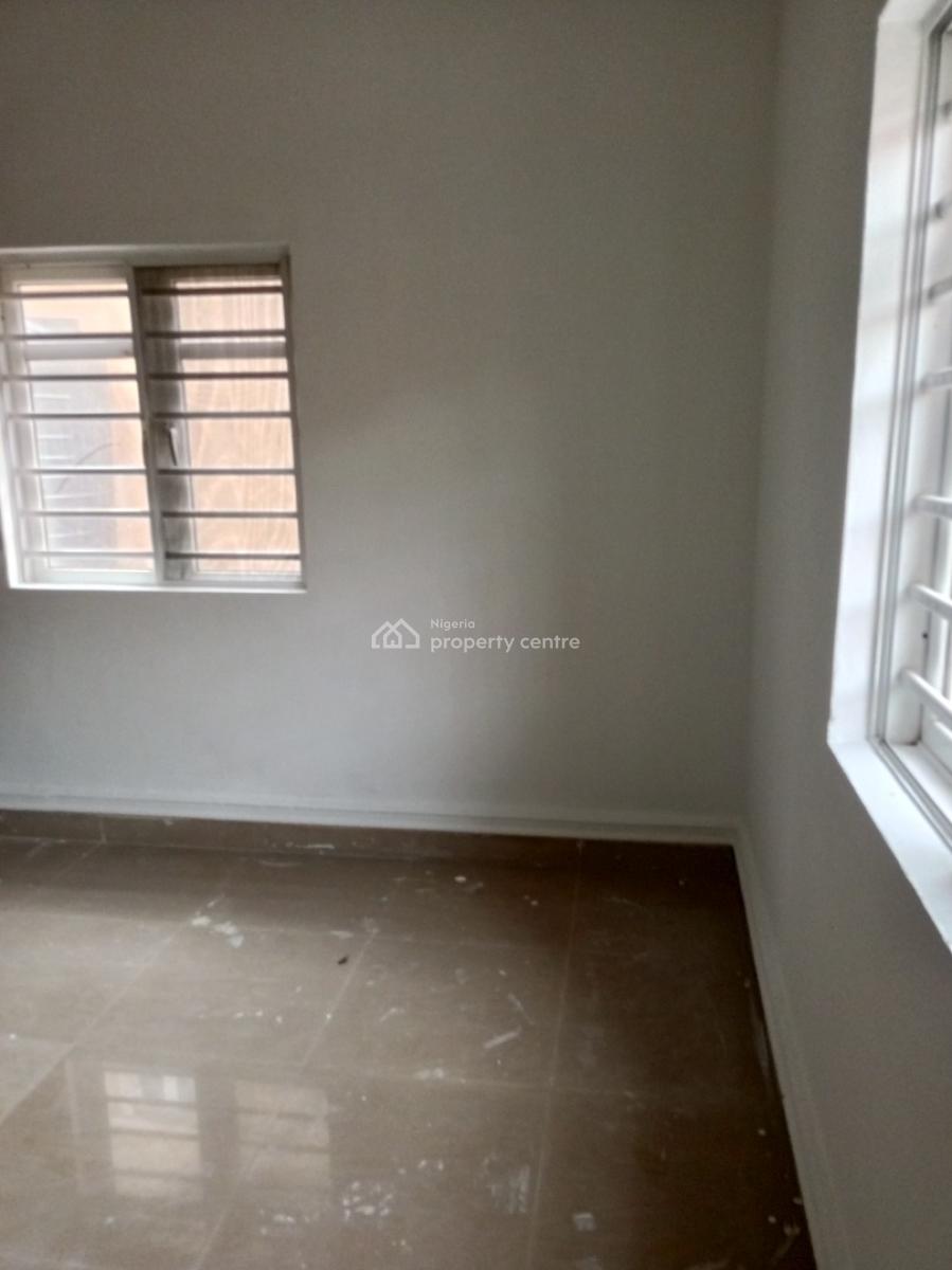 Spacious 3 Bedroom Commercial Or Residential, Ologolo, Lekki, Lagos, Flat / Apartment for Rent