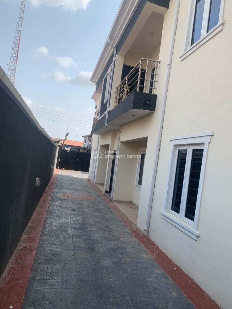Executive Newly Built 6 Flats, Opposite Omole Phase 1, Akiode, Ojodu, Lagos, Block of Flats for Sale