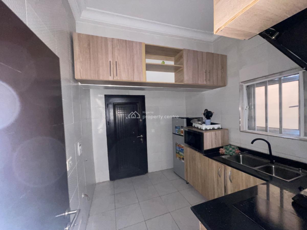 Furnished Well Maintained 2 Bedroom Apartment, Odian Street Off Gbangbala, Elegushi, Ikate Elegushi, Lekki, Lagos, Flat / Apartment for Rent