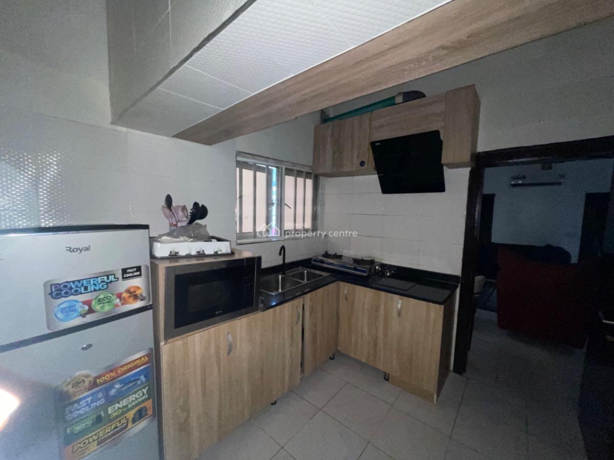 Furnished Well Maintained 2 Bedroom Apartment, Odian Street Off Gbangbala, Elegushi, Ikate Elegushi, Lekki, Lagos, Flat / Apartment for Rent