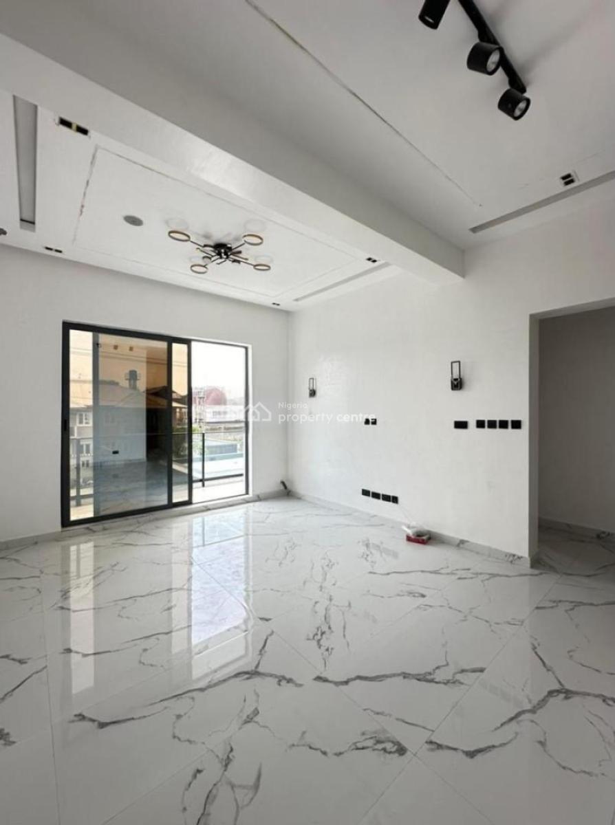 Lovely 3 Bedroom Apartment with Pool, Lekki Phase 1, Lekki, Lagos, Flat / Apartment for Sale