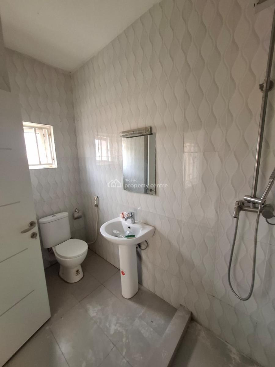Smart 3 Bedroom with a Bq, Guzape District, Abuja, Flat / Apartment for Rent