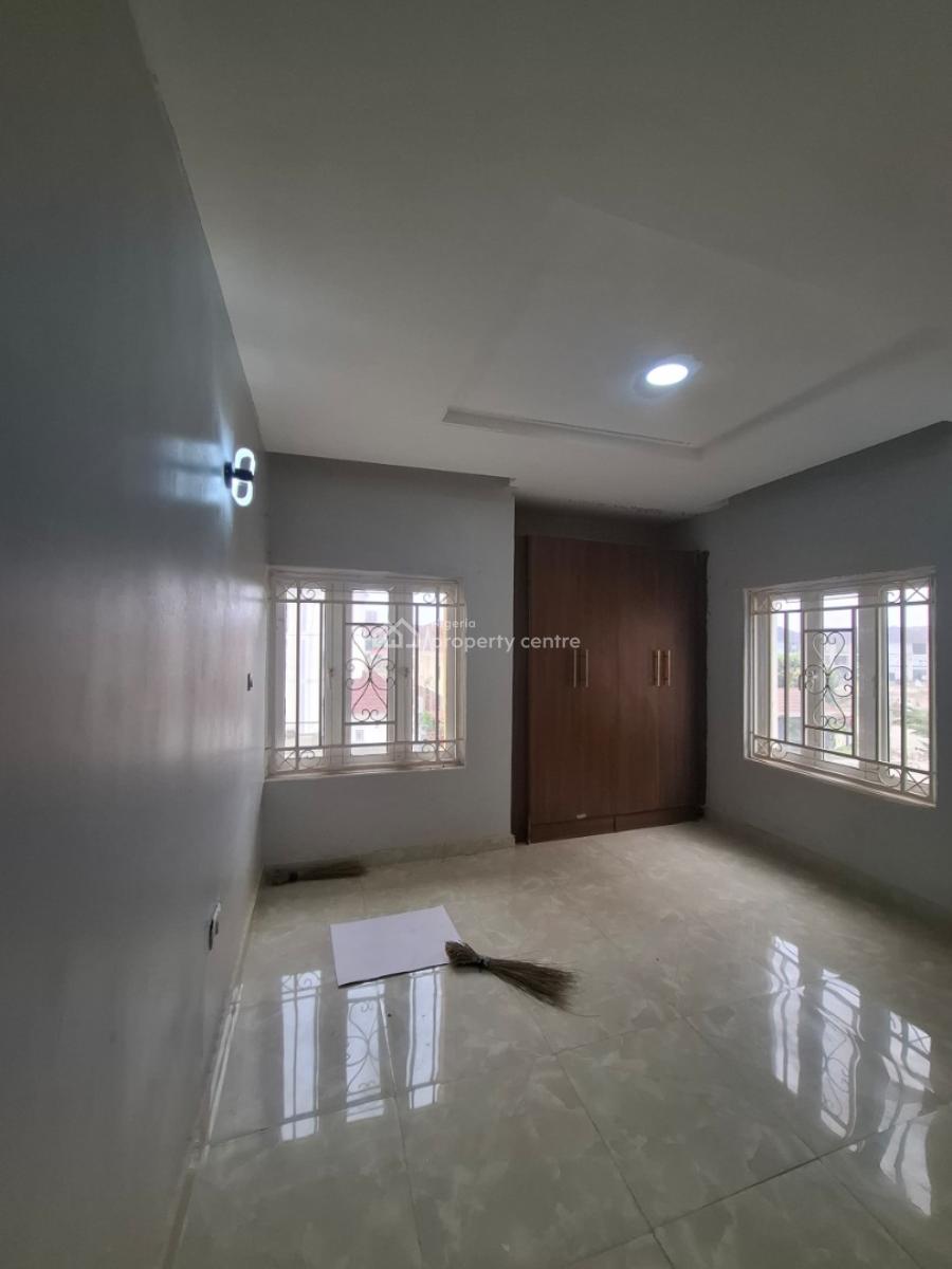 Smart 3 Bedroom with a Bq, Guzape District, Abuja, Flat / Apartment for Rent