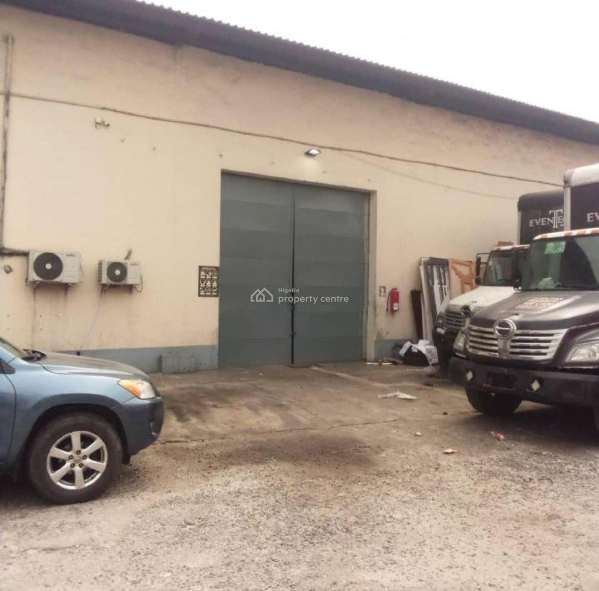 Warehouse on 1,350sqm, Matori Industrial Estate,near Mtns Head Office, Matori, Oshodi, Lagos, Warehouse for Sale