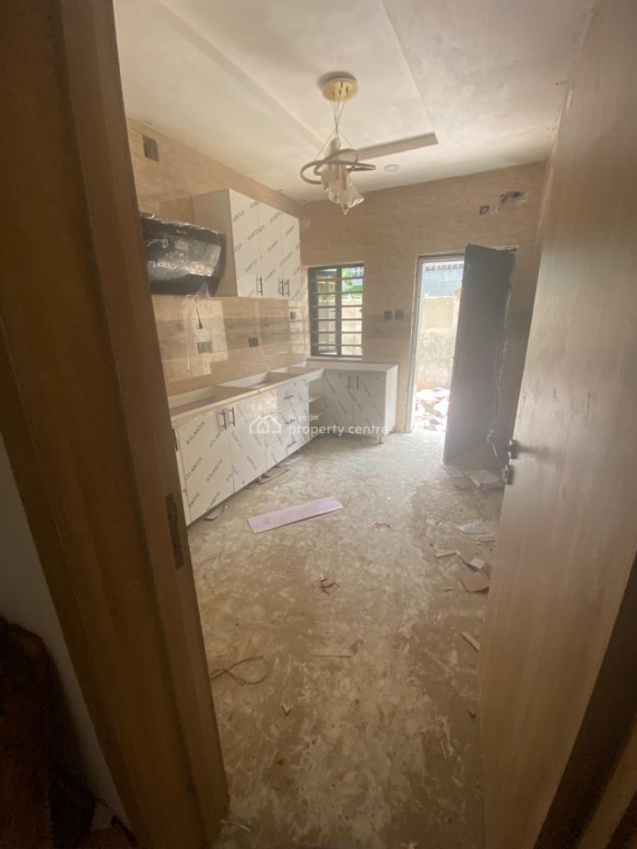 3 Bedroom Terrace, Ilupeju Estate, Ilupeju, Lagos, Flat / Apartment for Sale