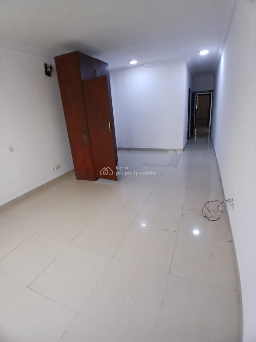 Serviced Waterfront 3 Bedroom Apartment, Off Admiralty Way, Lekki Phase 1, Lekki, Lagos, Flat / Apartment for Rent