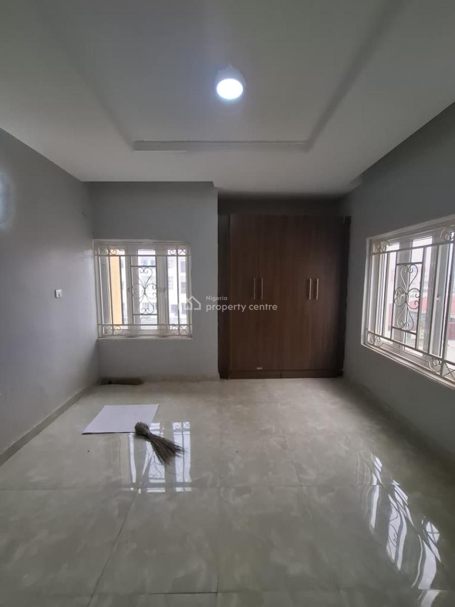 3-bedroom Apartment with Bq -- Spacious & Well-maintained, Guzape District, Abuja, Flat / Apartment for Rent