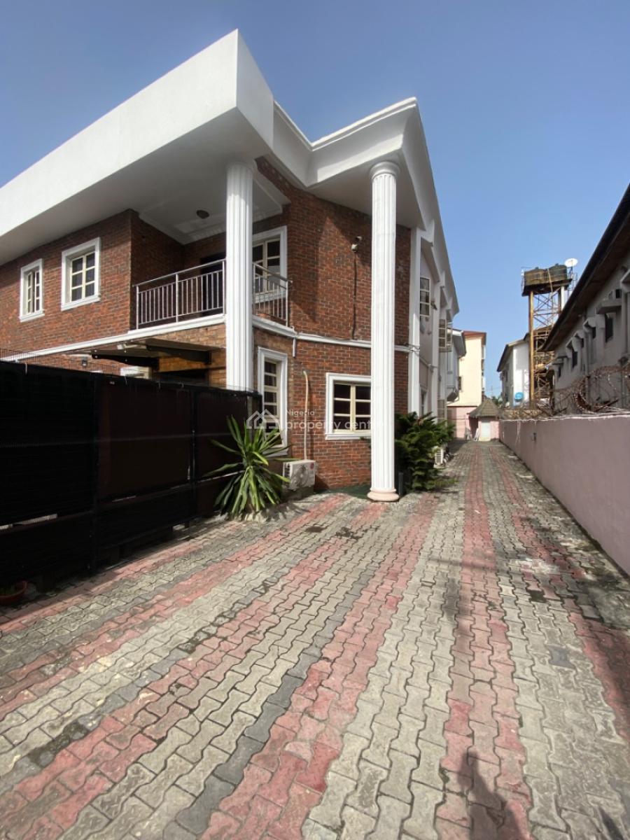 a Self Serviced 3 Bedrooms Flats Upstairs, Gated Estate, Idado Estate, Idado, Lekki, Lagos, Flat / Apartment for Rent