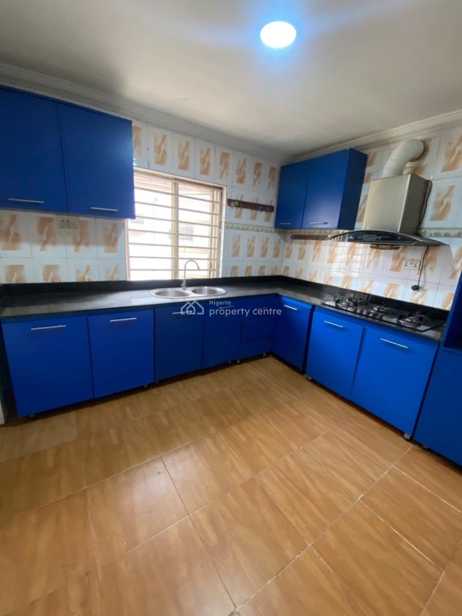 a Self Serviced 3 Bedrooms Flats Upstairs, Gated Estate, Idado Estate, Idado, Lekki, Lagos, Flat / Apartment for Rent