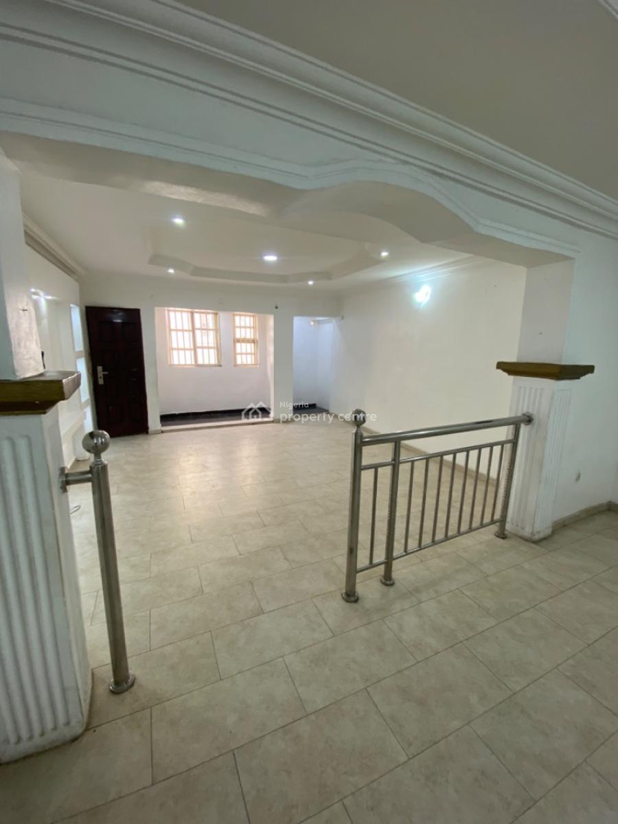 a Self Serviced 3 Bedrooms Flats Upstairs, Gated Estate, Idado Estate, Idado, Lekki, Lagos, Flat / Apartment for Rent
