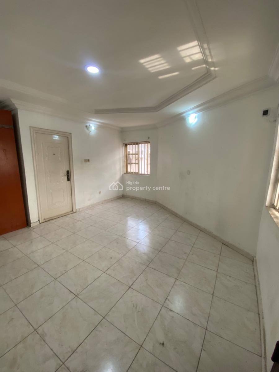 a Self Serviced 3 Bedrooms Flats Upstairs, Gated Estate, Idado Estate, Idado, Lekki, Lagos, Flat / Apartment for Rent