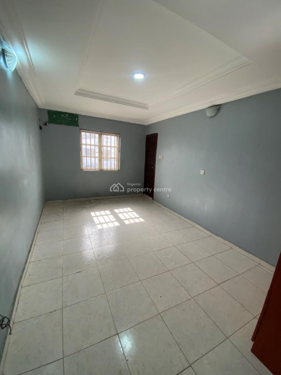 a Self Serviced 3 Bedrooms Flats Upstairs, Gated Estate, Idado Estate, Idado, Lekki, Lagos, Flat / Apartment for Rent