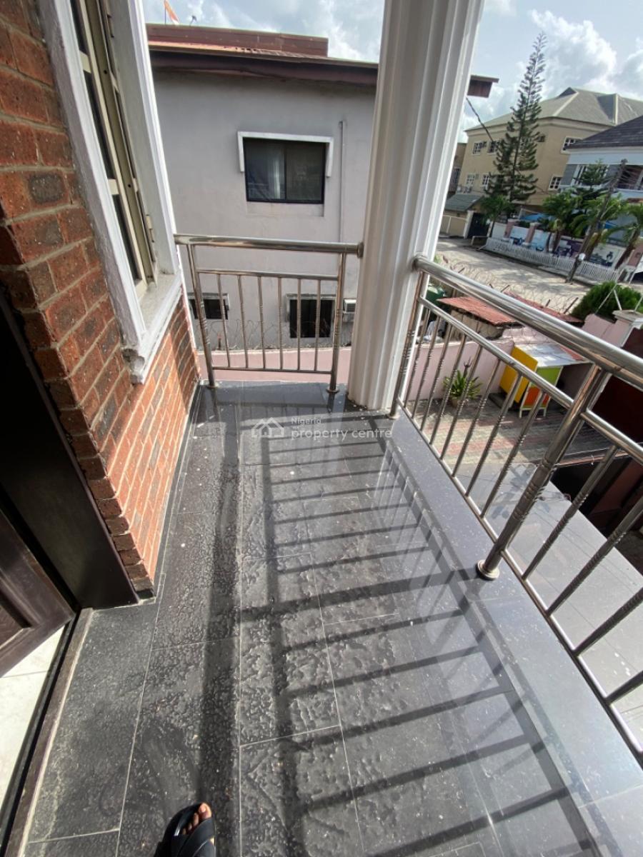 a Self Serviced 3 Bedrooms Flats Upstairs, Gated Estate, Idado Estate, Idado, Lekki, Lagos, Flat / Apartment for Rent
