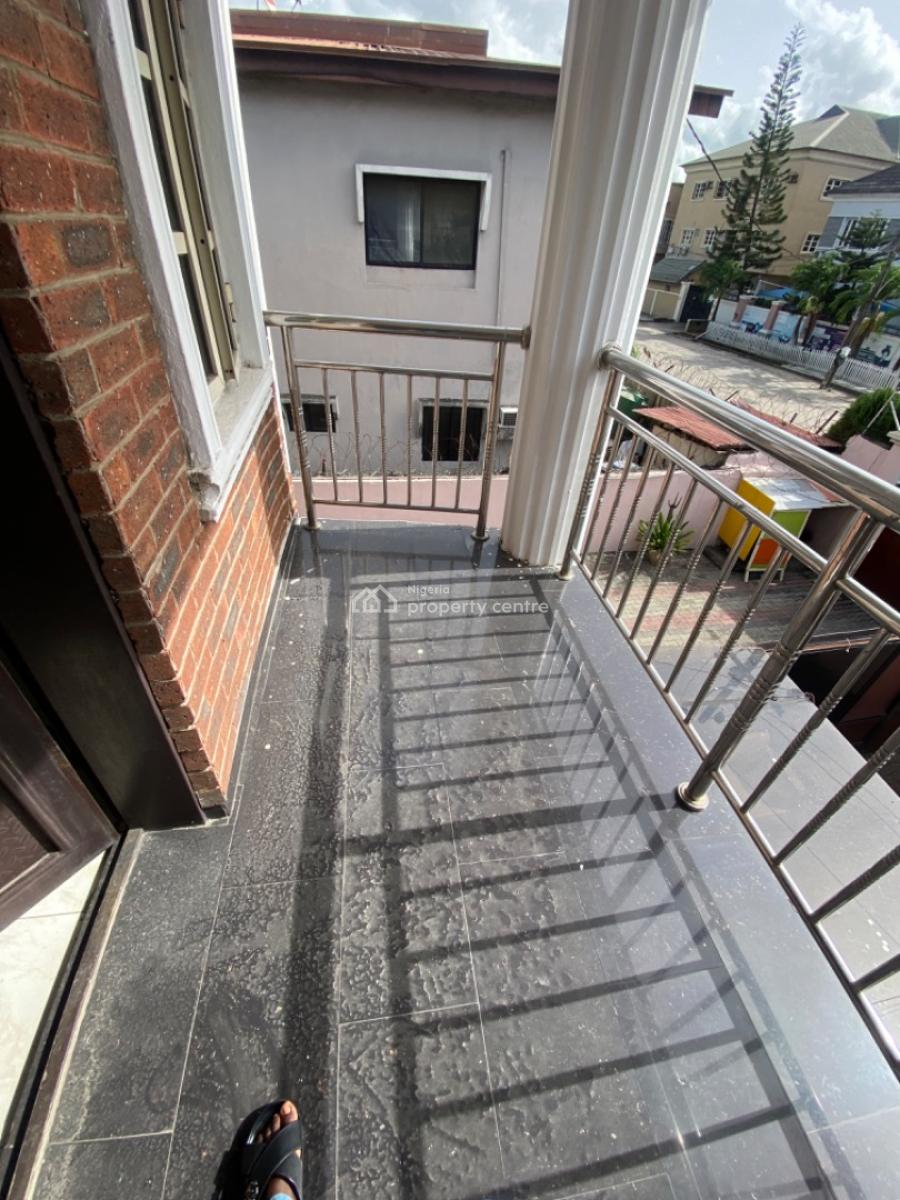 a Self Serviced 3 Bedrooms Flats Upstairs, Gated Estate, Idado Estate, Idado, Lekki, Lagos, Flat / Apartment for Rent