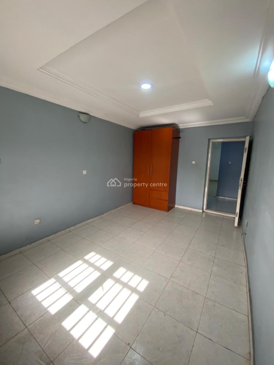 a Self Serviced 3 Bedrooms Flats Upstairs, Gated Estate, Idado Estate, Idado, Lekki, Lagos, Flat / Apartment for Rent