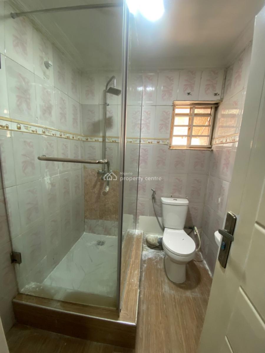 a Self Serviced 3 Bedrooms Flats Upstairs, Gated Estate, Idado Estate, Idado, Lekki, Lagos, Flat / Apartment for Rent