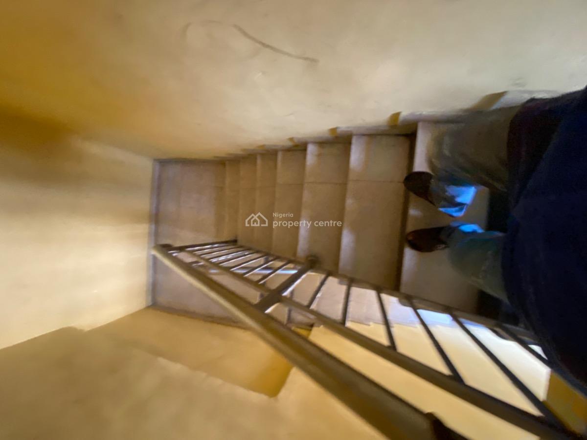 a Self Serviced 3 Bedrooms Flats Upstairs, Gated Estate, Idado Estate, Idado, Lekki, Lagos, Flat / Apartment for Rent