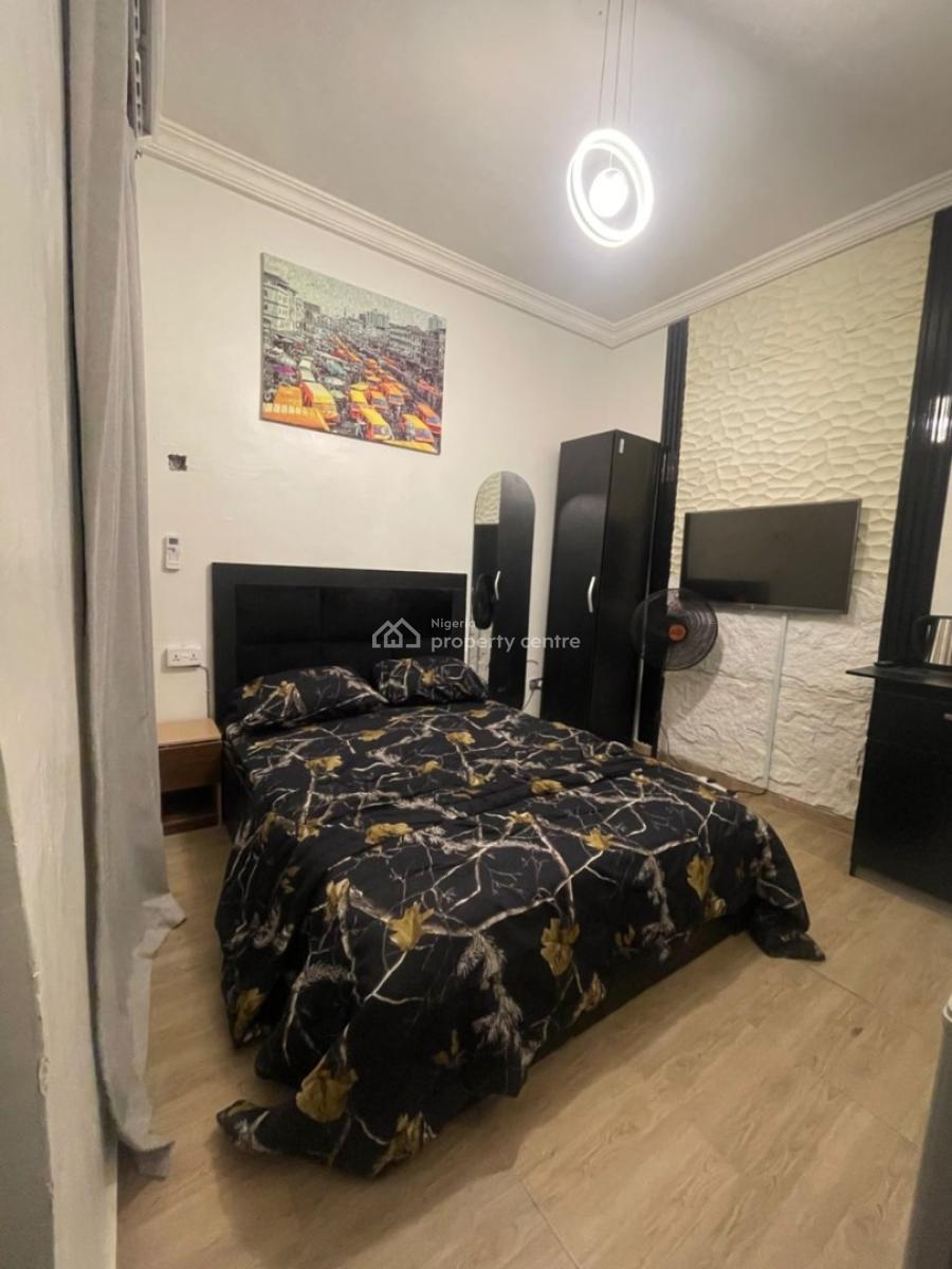 Luxury Apartment, 29 Awofodu Street, Off Pedro Road, Pedro, Gbagada, Lagos, Self Contain (single Rooms) Short Let