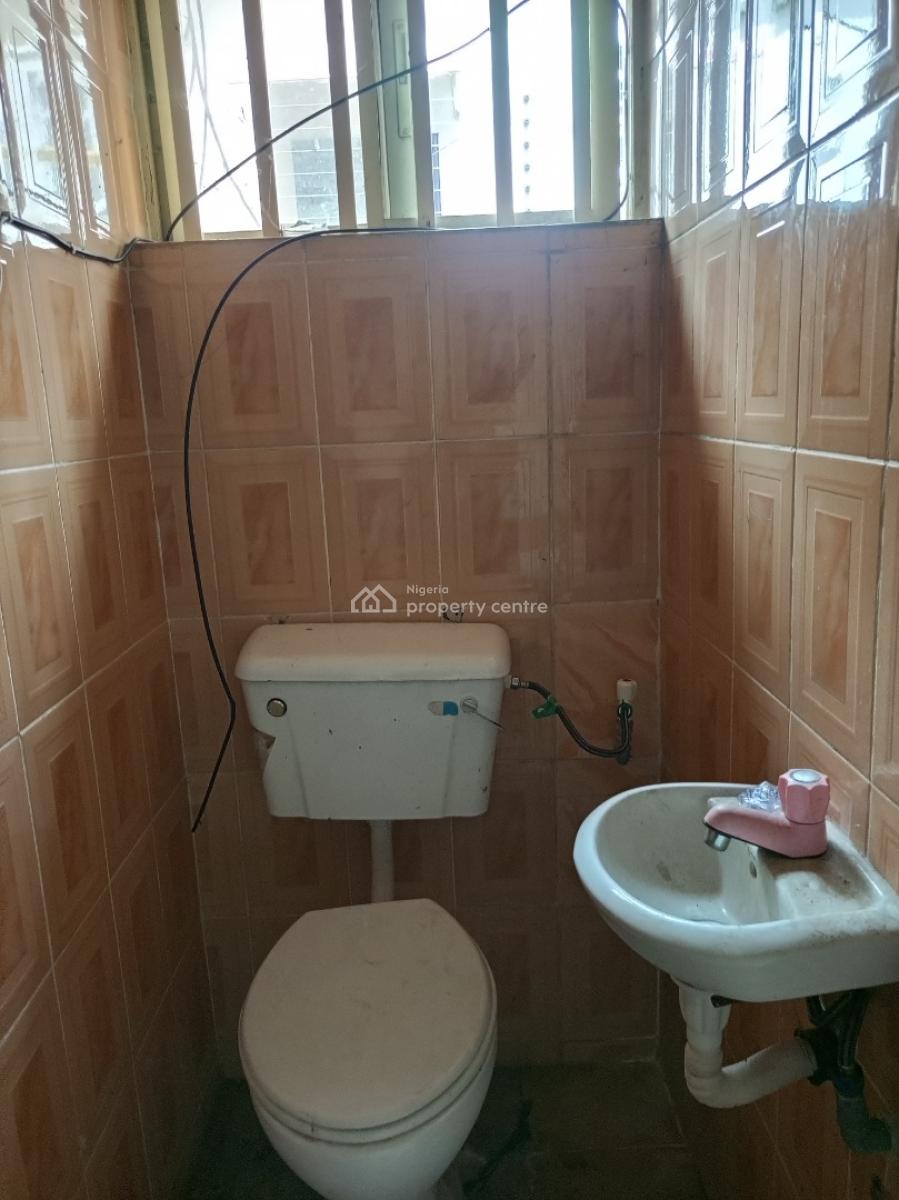 3 Bedroom with Spacious Parlor Secured Estate, Idado, Lekki, Lagos, Flat / Apartment for Rent