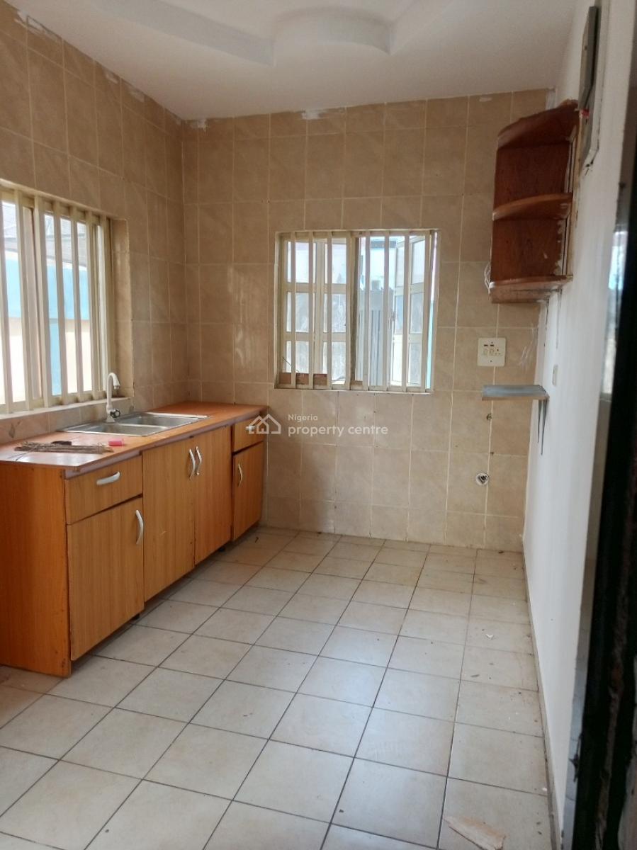 3 Bedroom with Spacious Parlor Secured Estate, Idado, Lekki, Lagos, Flat / Apartment for Rent