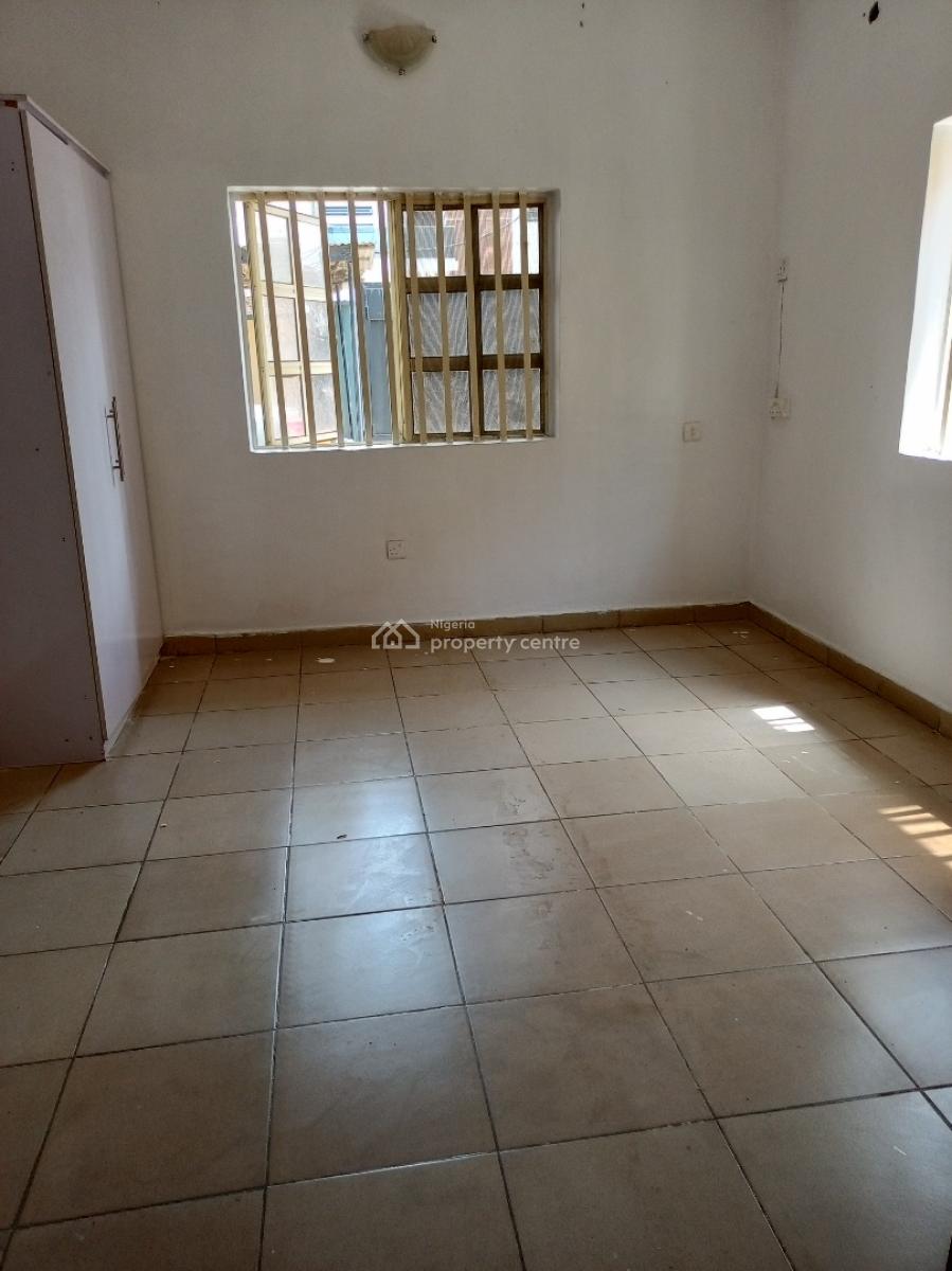 3 Bedroom with Spacious Parlor Secured Estate, Idado, Lekki, Lagos, Flat / Apartment for Rent