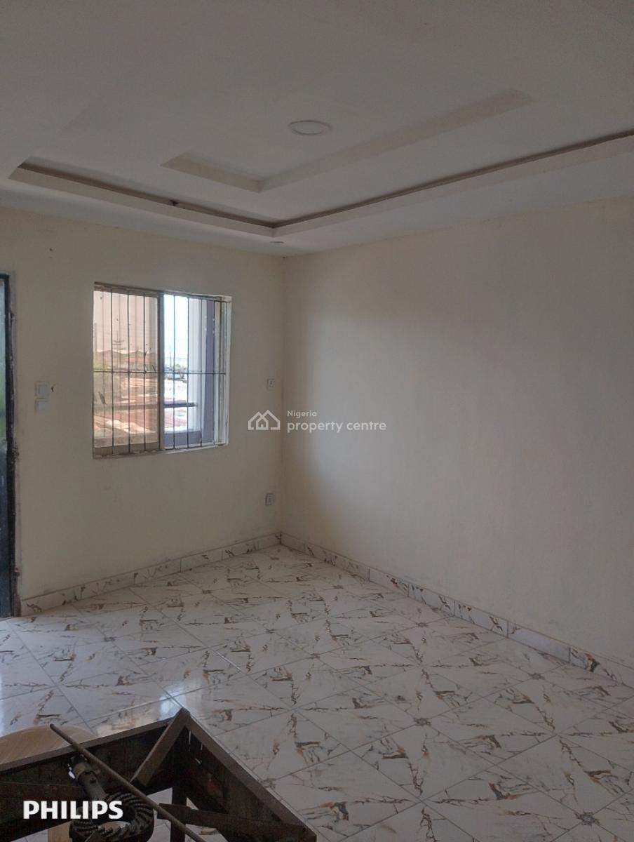 Spacious Mini Flat Upstairs with 2 Balcony, Right Hand Side, Lekki Phase 1, Lekki, Lagos, Mini Flat (room and Parlour) for Rent