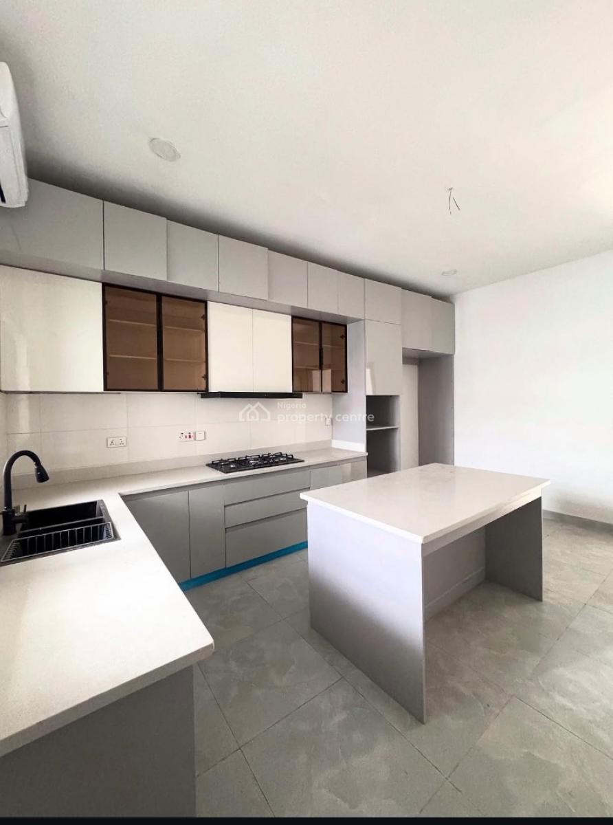 3 Bedroom Lovely and Spacious Apartment, Lekki Phase 1, Lekki, Lagos, Block of Flats for Sale