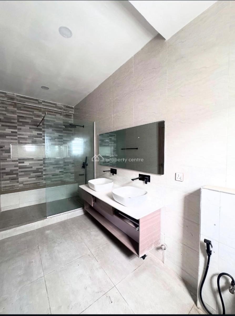 3 Bedroom Lovely and Spacious Apartment, Lekki Phase 1, Lekki, Lagos, Block of Flats for Sale