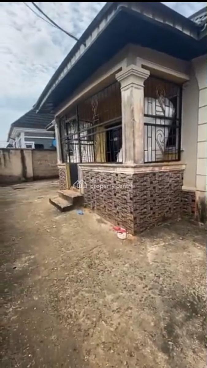10 Standard Rooms and Parlour Self Cont, Benin, Oredo, Edo, Block of Flats for Sale