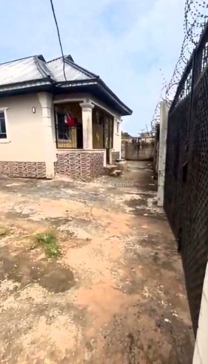 10 Standard Rooms and Parlour Self Cont, Benin, Oredo, Edo, Block of Flats for Sale