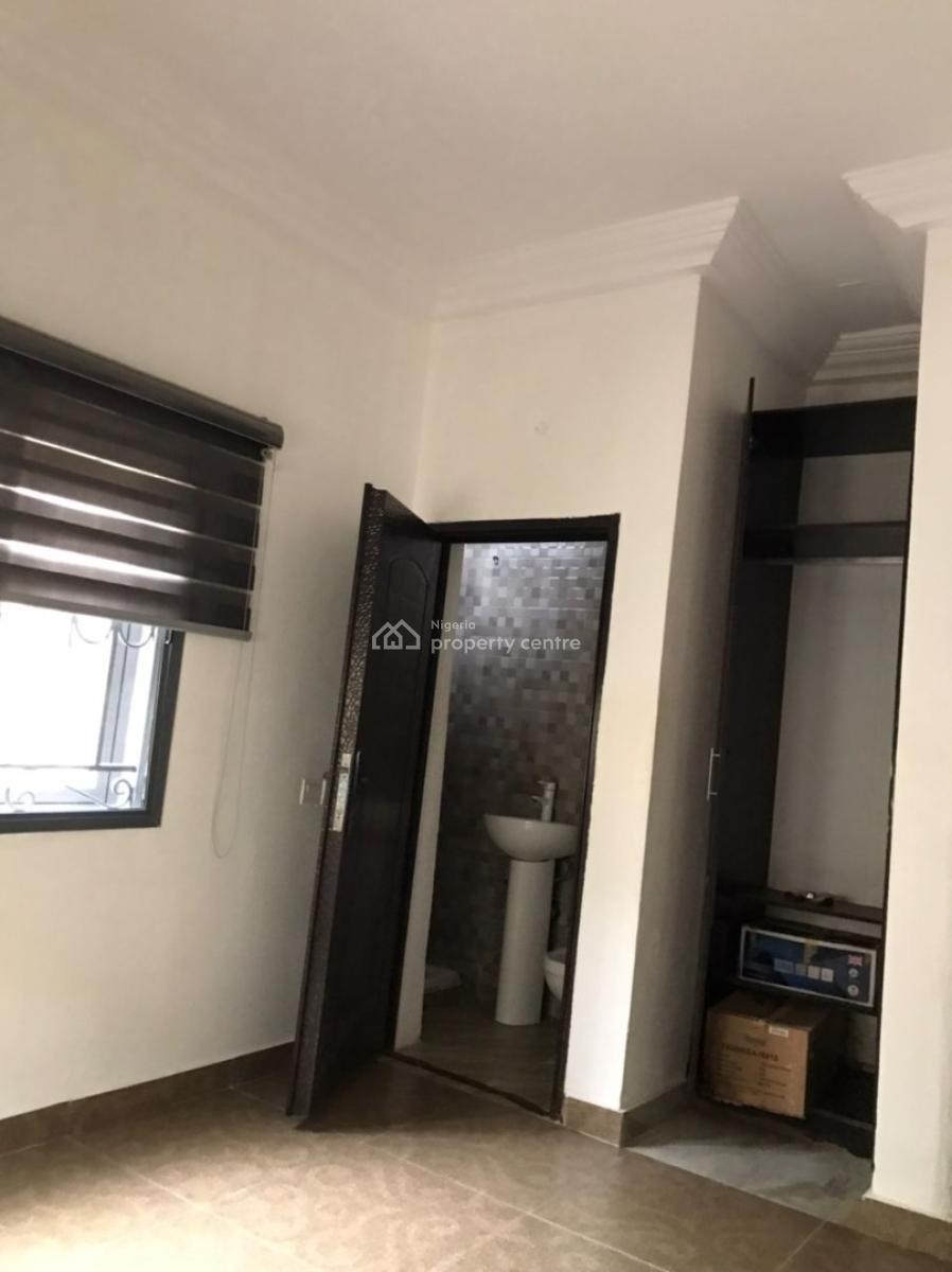 Luxury Three Bedrooms Apartment in a Serene Estate, Off Admiralty Way, Lekki Phase 1, Lekki, Lagos, Flat / Apartment for Rent