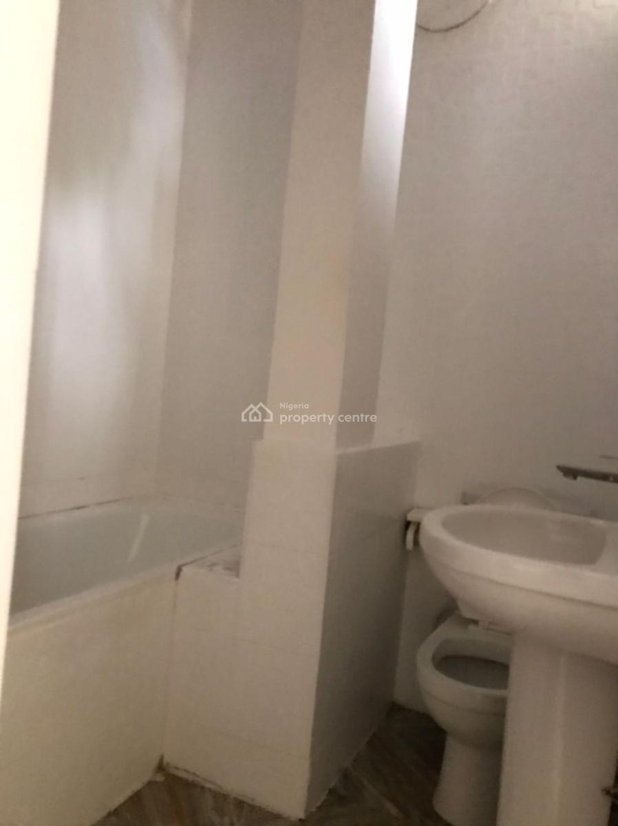 Luxury Three Bedrooms Apartment in a Serene Estate, Off Admiralty Way, Lekki Phase 1, Lekki, Lagos, Flat / Apartment for Rent