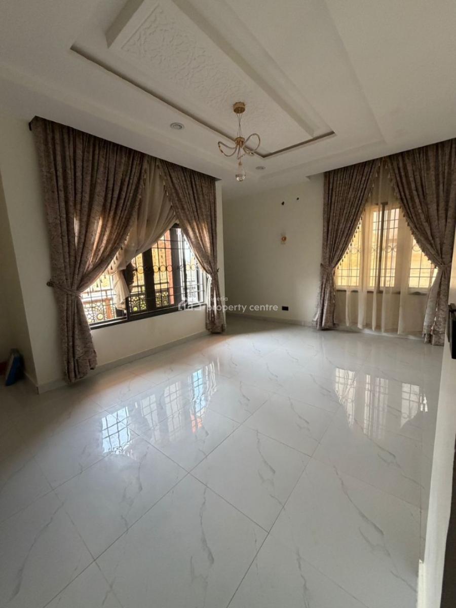 4 Bedrooms Gated  Semi Detached Duplex with 2 Rooms Bq, Kubwa, Abuja, Semi-detached Duplex for Sale