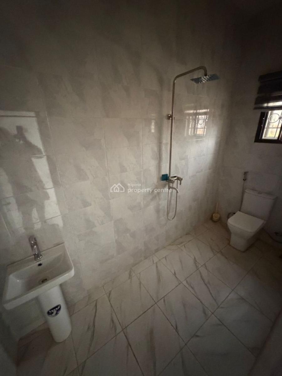 4 Bedrooms Gated  Semi Detached Duplex with 2 Rooms Bq, Kubwa, Abuja, Semi-detached Duplex for Sale