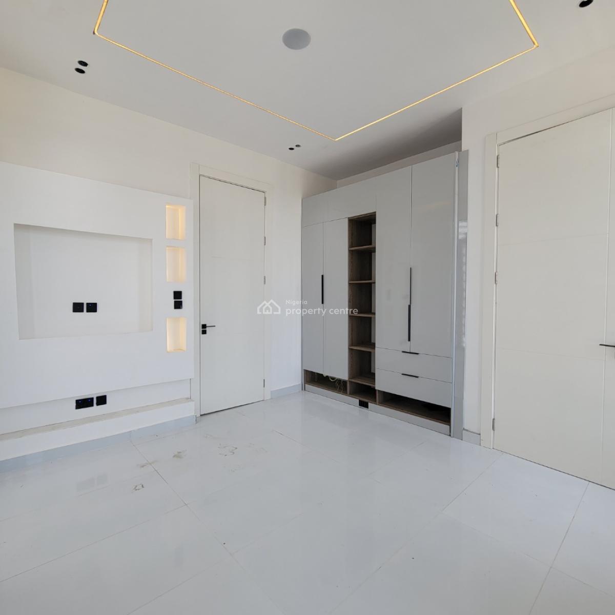 Enormous 5bedroom Duplex with a Bq,pool,cinema, Gym, Located in a Prestigious Estate Close to Commercial Amenities, Lekki Phase 1, Lekki, Lagos, Detached Duplex for Sale