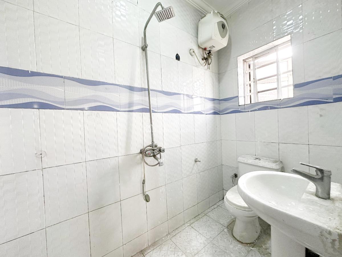 a Well Maintained Spacious 3 Bedroom Terrace Duplex, Omole Phase 2, Ikeja, Lagos, Terraced Duplex for Rent