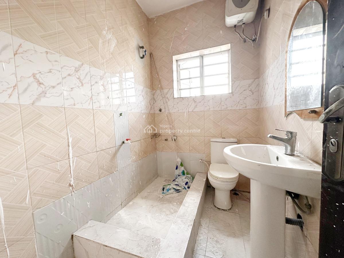 a Well Maintained Spacious 3 Bedroom Terrace Duplex, Omole Phase 2, Ikeja, Lagos, Terraced Duplex for Rent