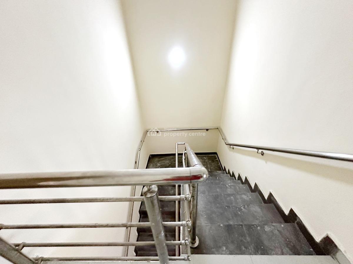 a Well Maintained Spacious 3 Bedroom Terrace Duplex, Omole Phase 2, Ikeja, Lagos, Terraced Duplex for Rent