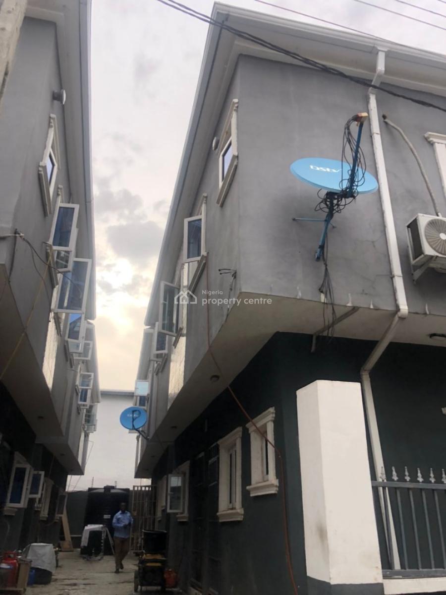Room and Plaour Selfcontain, Agungi, Lekki Phase 2, Lekki, Lagos, Mini Flat (room and Parlour) for Rent