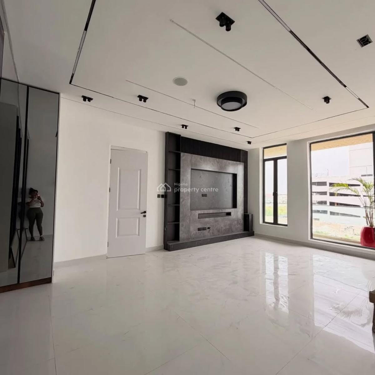 5 Bedroom with C of O, Lekki Phase 1, Lekki, Lagos, Terraced Duplex for Sale