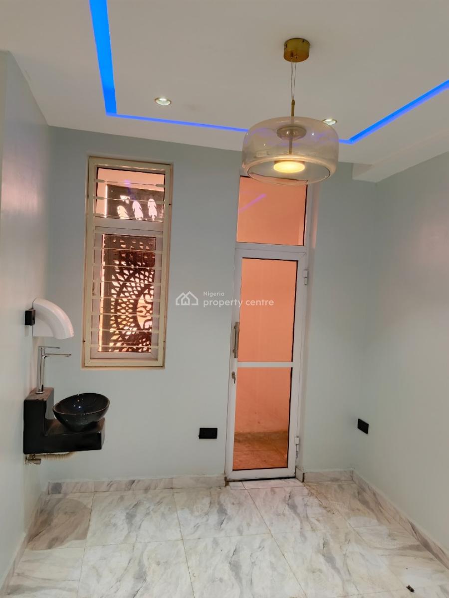 Tastefully Finished 3 Bedroom Terrace Duplex with 1 Room Bq., 3rd Avenue Gwarinpa, Gwarinpa, Abuja, Semi-detached Duplex for Rent