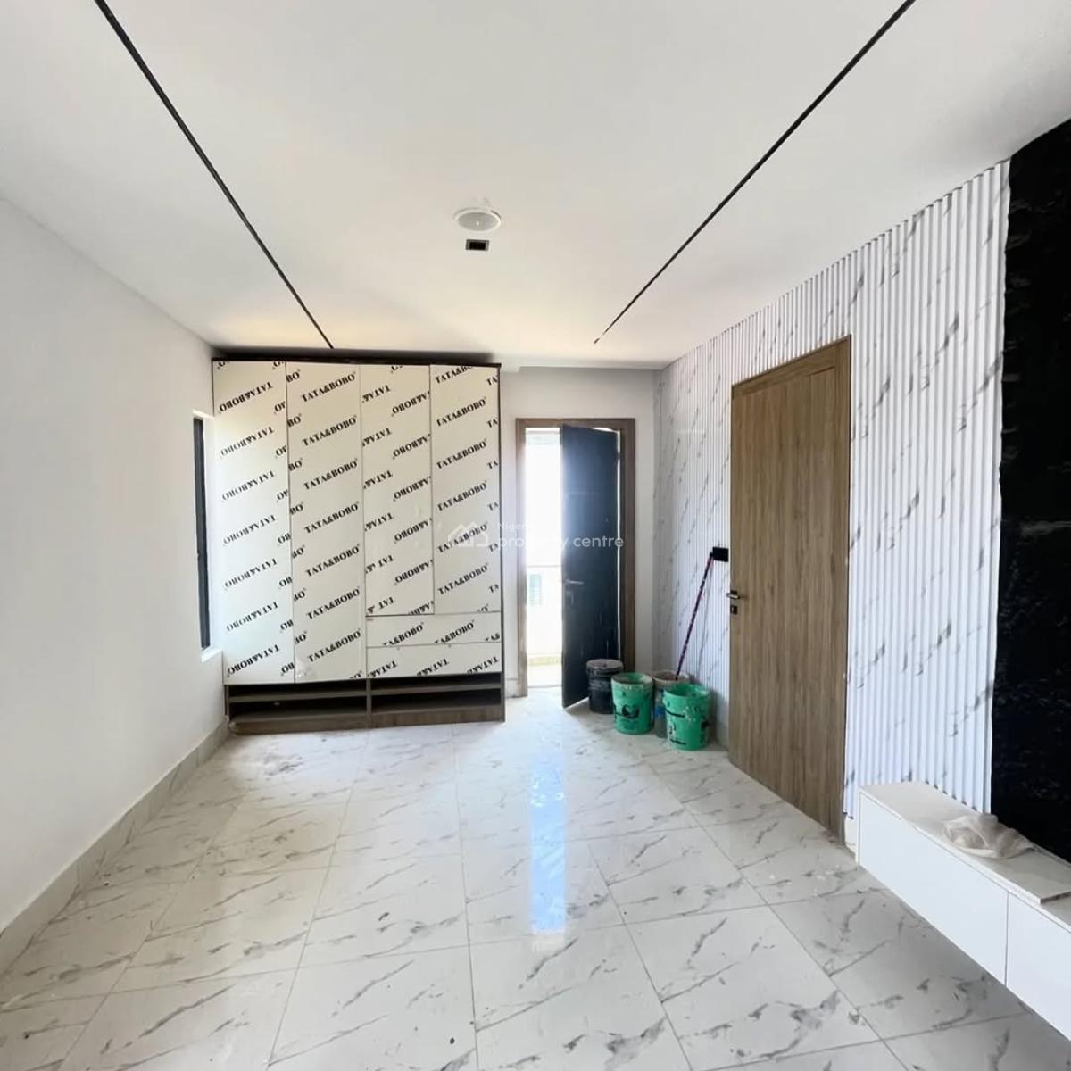 Massive 2 Bedrooms, Lekki Phase 1, Lekki, Lagos, Flat / Apartment for Sale