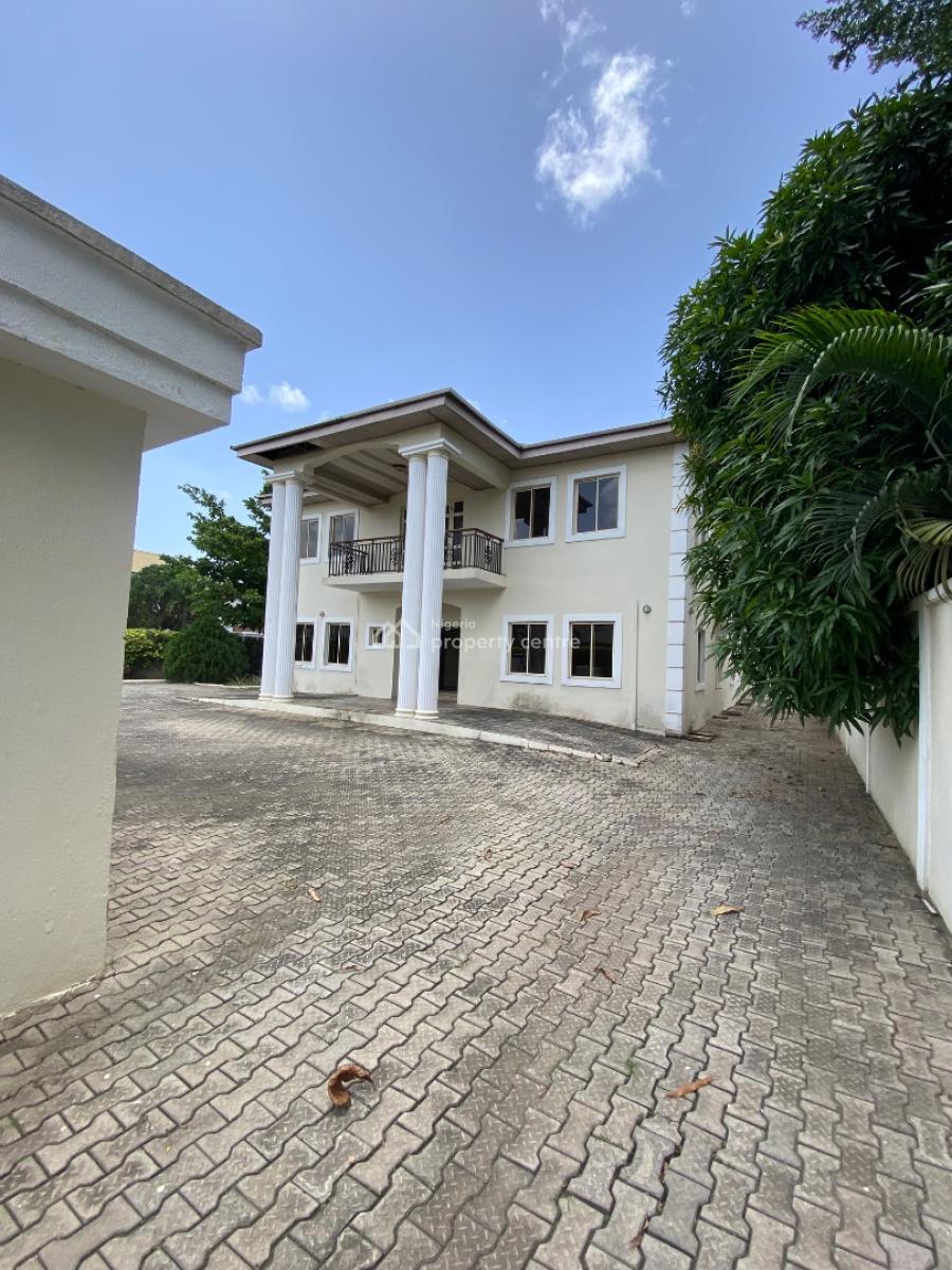 Self Serviced 5 Bedroom Fully Detached with 2 Room Bq, Large Compound, Vgc, Lekki, Lagos, Detached Duplex for Rent