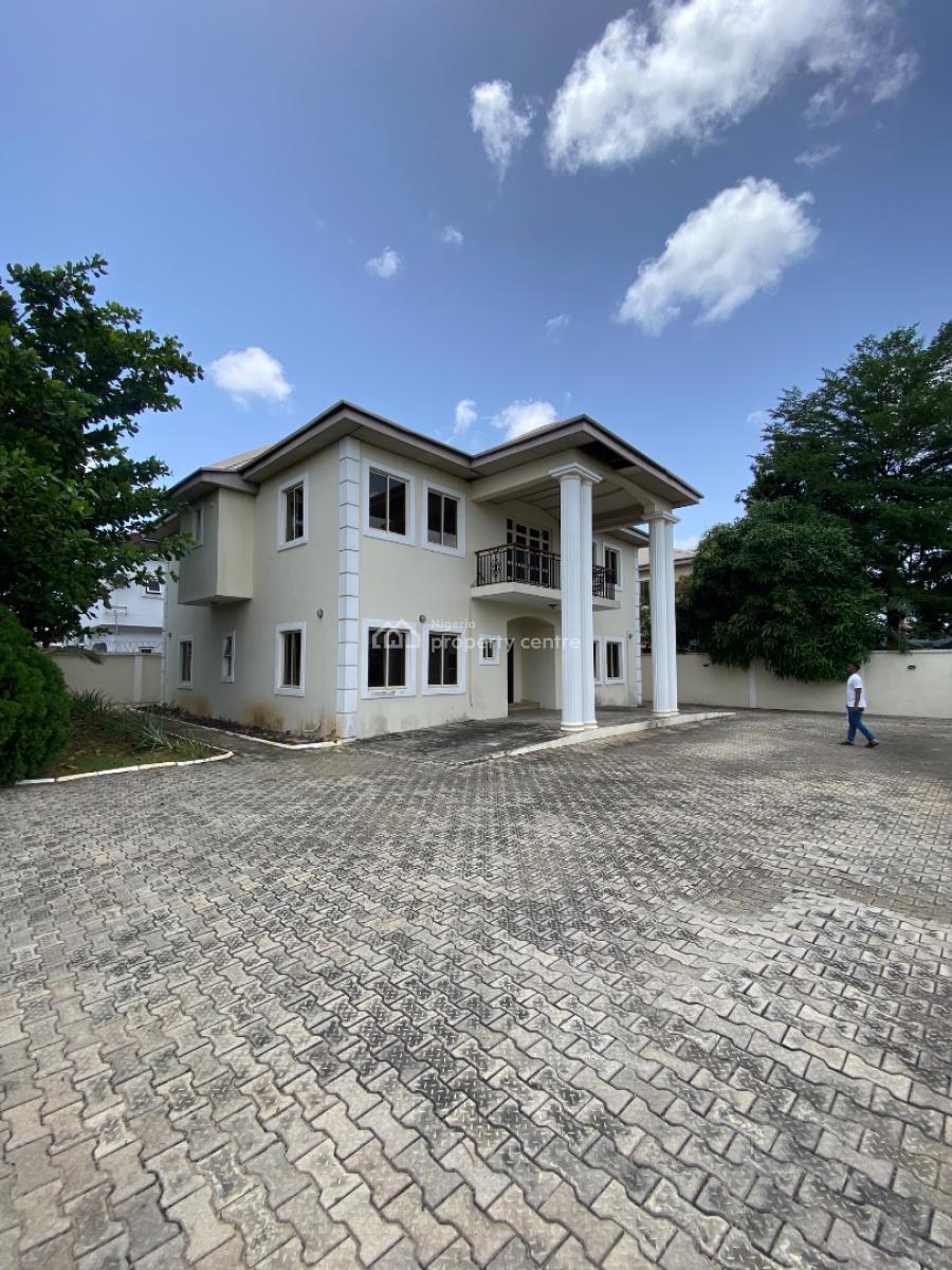 Self Serviced 5 Bedroom Fully Detached with 2 Room Bq, Large Compound, Vgc, Lekki, Lagos, Detached Duplex for Rent