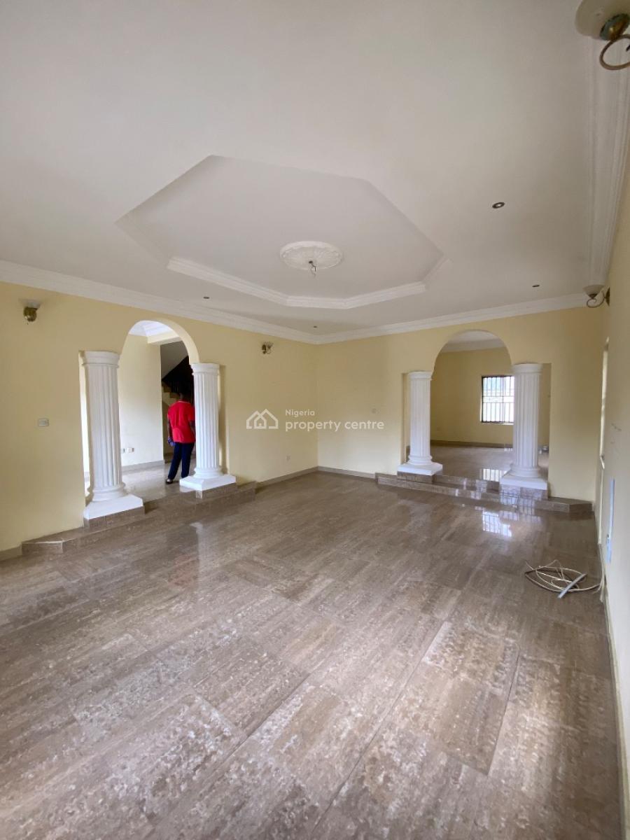 Self Serviced 5 Bedroom Fully Detached with 2 Room Bq, Large Compound, Vgc, Lekki, Lagos, Detached Duplex for Rent