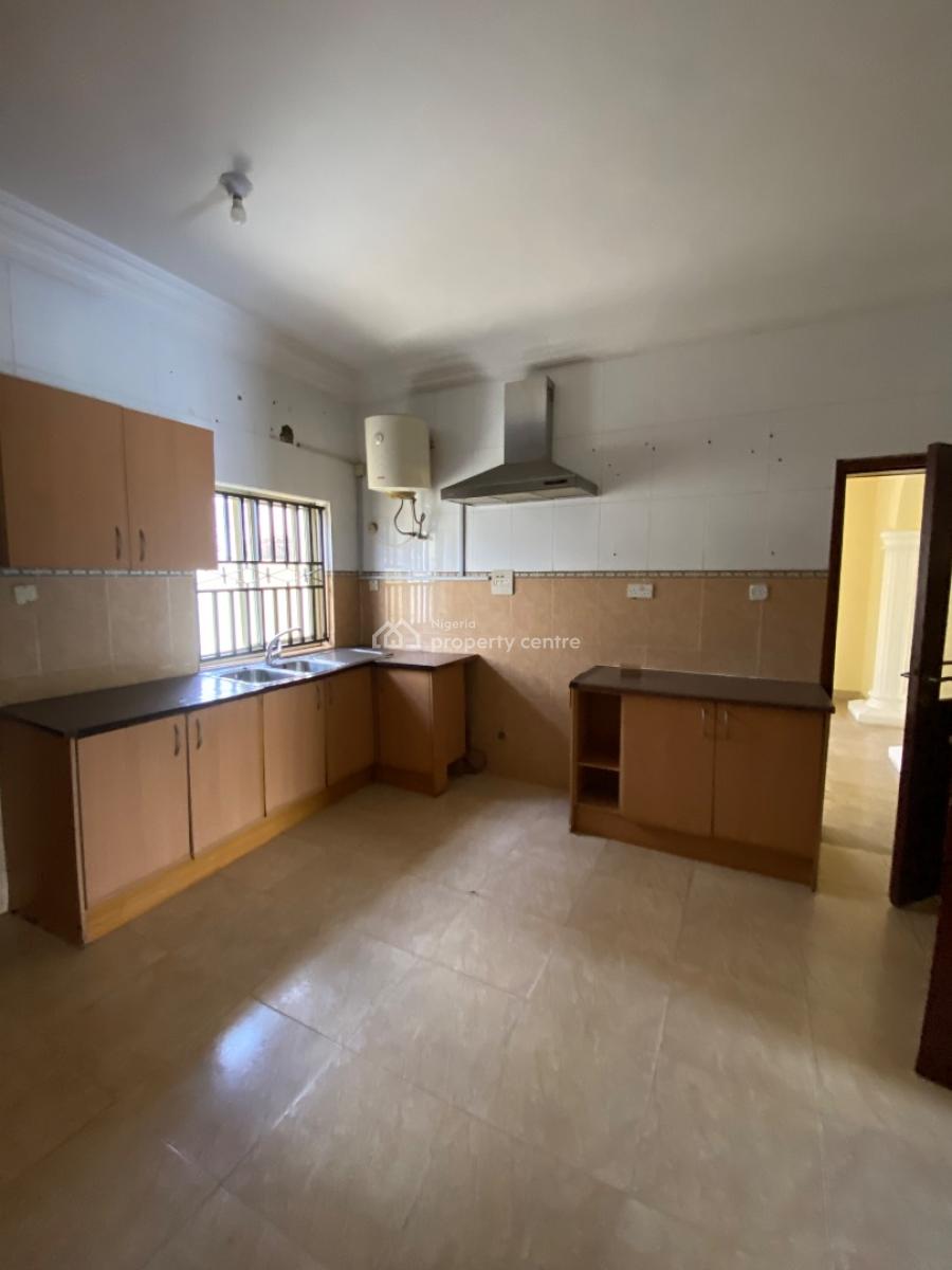 Self Serviced 5 Bedroom Fully Detached with 2 Room Bq, Large Compound, Vgc, Lekki, Lagos, Detached Duplex for Rent