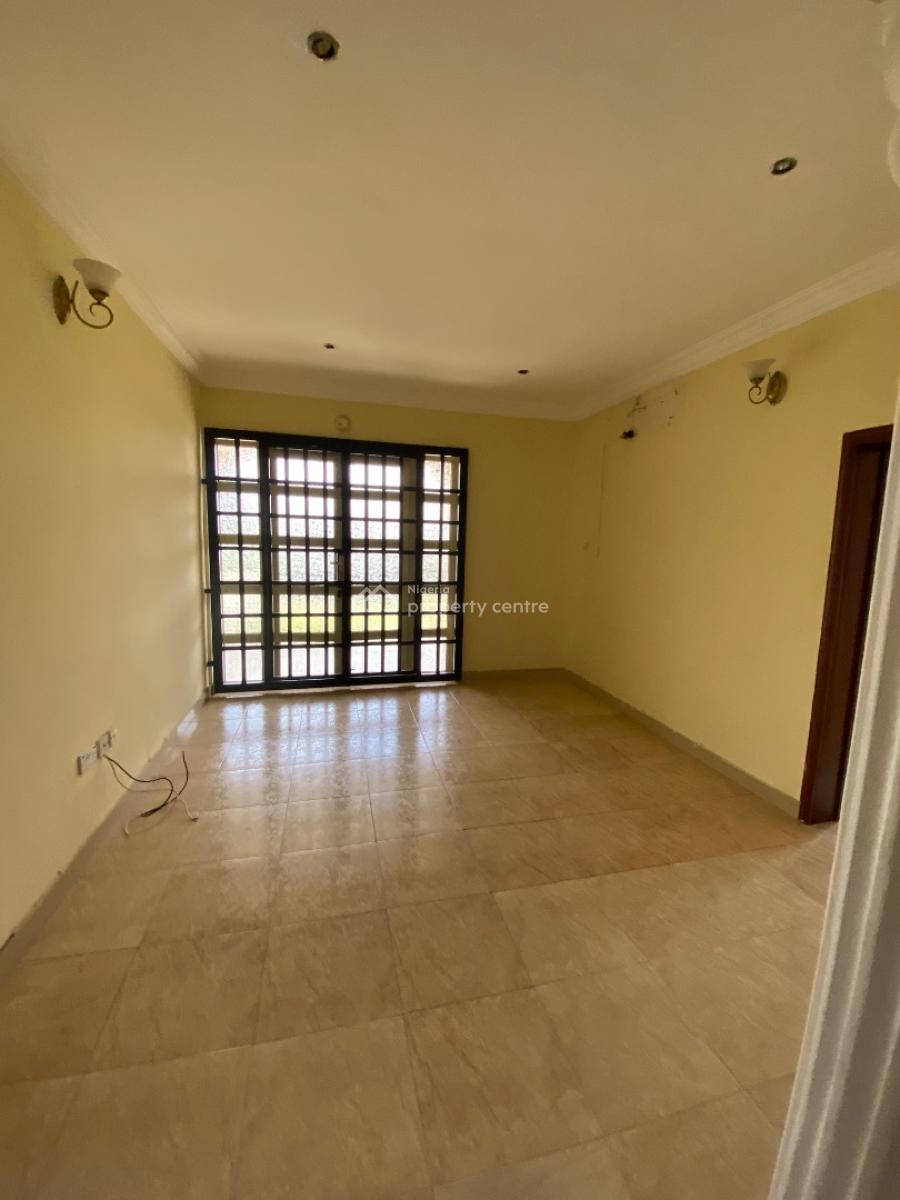 Self Serviced 5 Bedroom Fully Detached with 2 Room Bq, Large Compound, Vgc, Lekki, Lagos, Detached Duplex for Rent