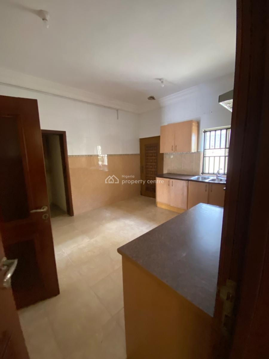 Self Serviced 5 Bedroom Fully Detached with 2 Room Bq, Large Compound, Vgc, Lekki, Lagos, Detached Duplex for Rent
