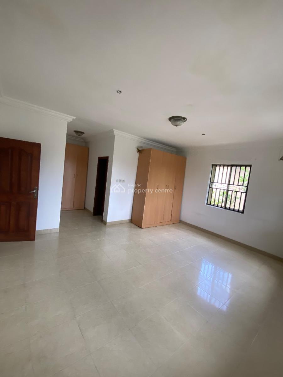 Self Serviced 5 Bedroom Fully Detached with 2 Room Bq, Large Compound, Vgc, Lekki, Lagos, Detached Duplex for Rent